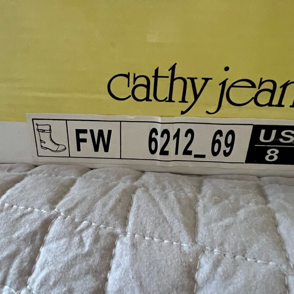 Tan boots - Picture 4 of 4